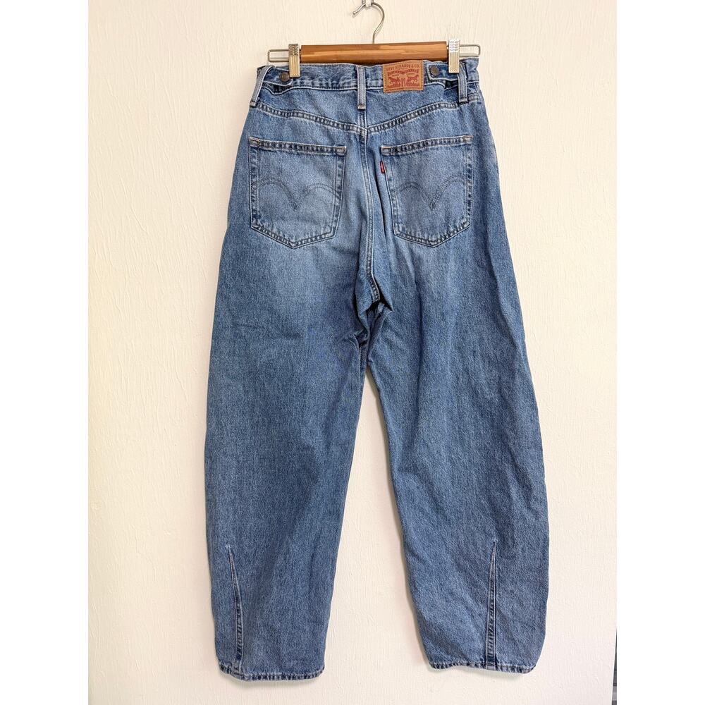 Levi Womens Cinch Barrel Leg Jeans 29 Medium Blue Wash Denim Cotton Zipper Fly - Picture 2 of 12